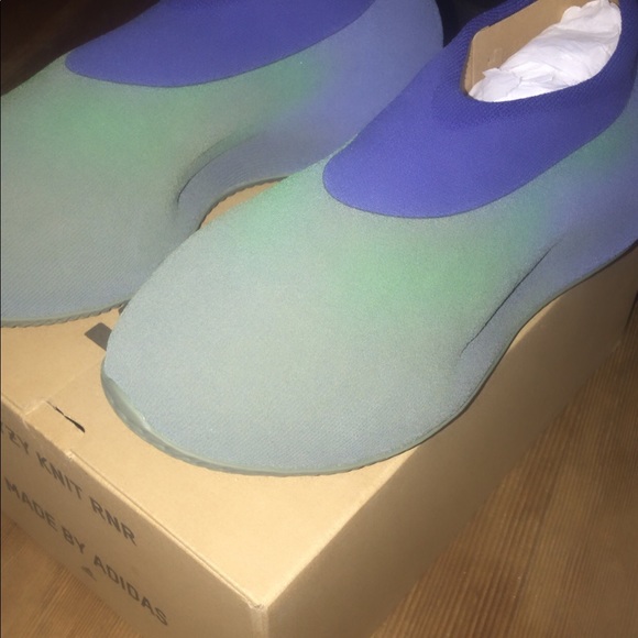 YZY KNIT RNR AZURE mens 10 🔥 - Picture 2 of 3